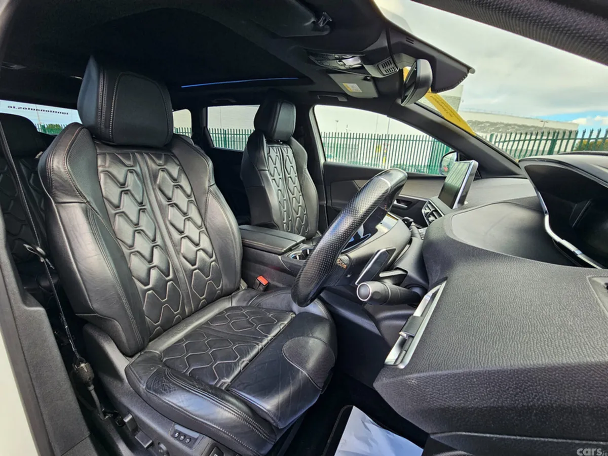 Peugeot 5008 MPV, Diesel, 2019, White