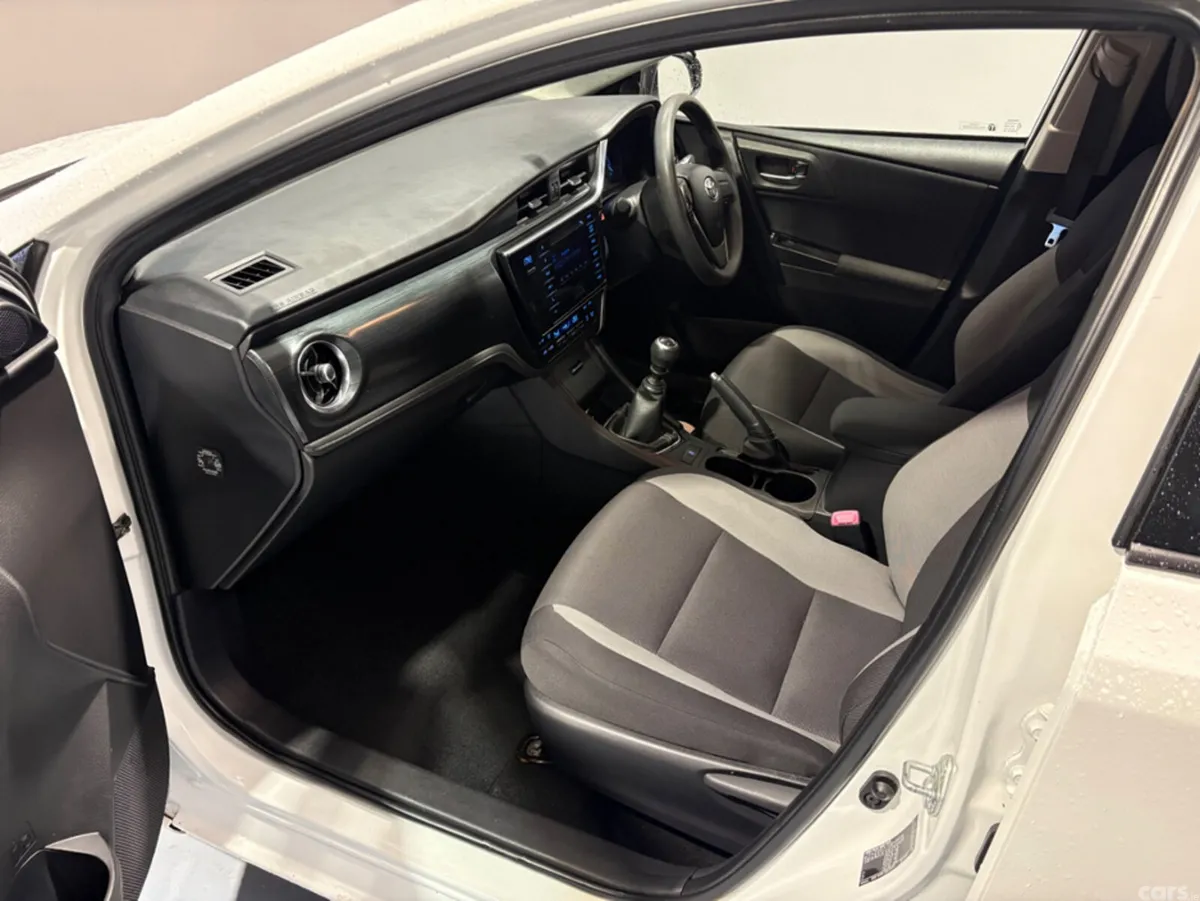 Toyota Auris Van, Diesel, 2016, White