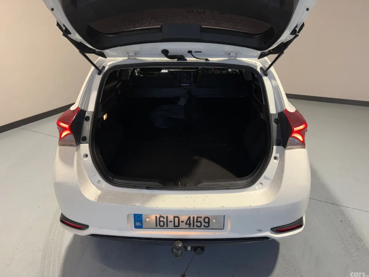 Toyota Auris Van, Diesel, 2016, White