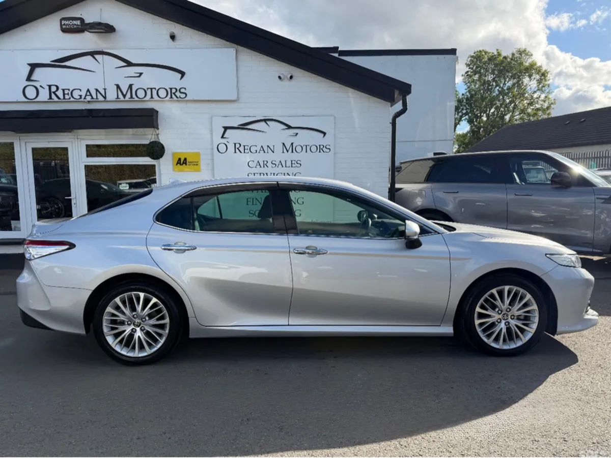 Toyota Camry Saloon, Petrol Hybrid, 2020, Silver