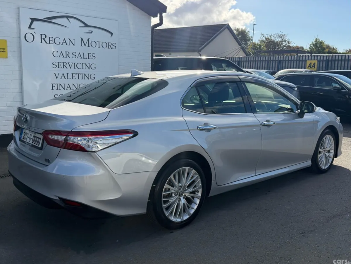 Toyota Camry Saloon, Petrol Hybrid, 2020, Silver