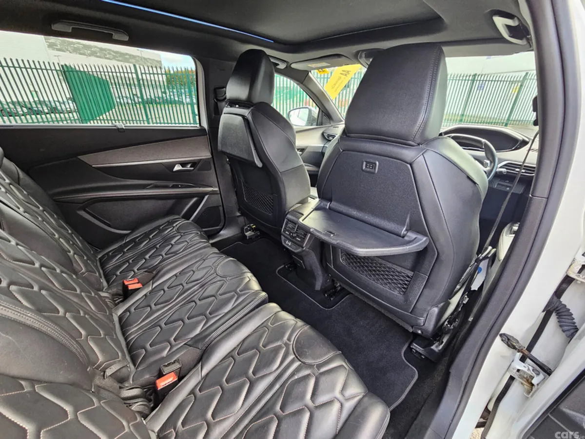 Peugeot 5008 MPV, Diesel, 2019, White