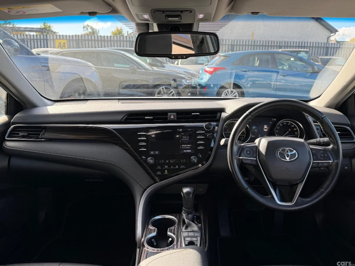 Toyota Camry Saloon, Petrol Hybrid, 2020, Silver