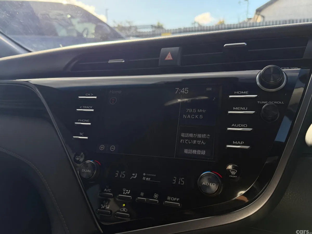 Toyota Camry Saloon, Petrol Hybrid, 2020, Silver