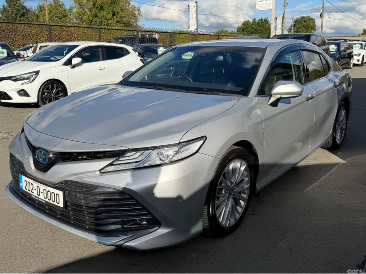Toyota Camry Saloon, Petrol Hybrid, 2020, Silver