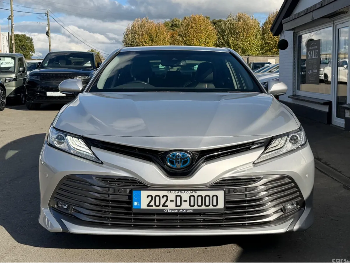 Toyota Camry Saloon, Petrol Hybrid, 2020, Silver