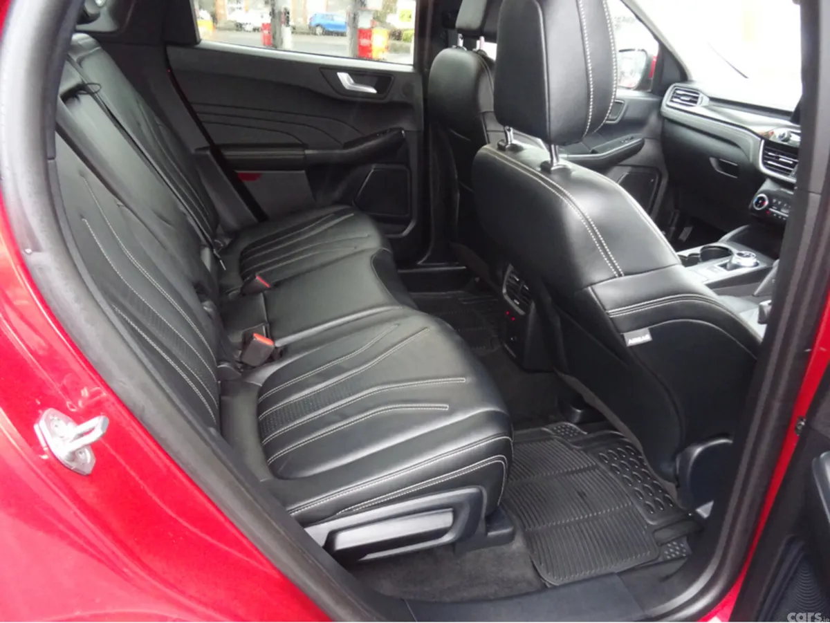 Ford Kuga MPV, Petrol Plug-in Hybrid, 2023, Red