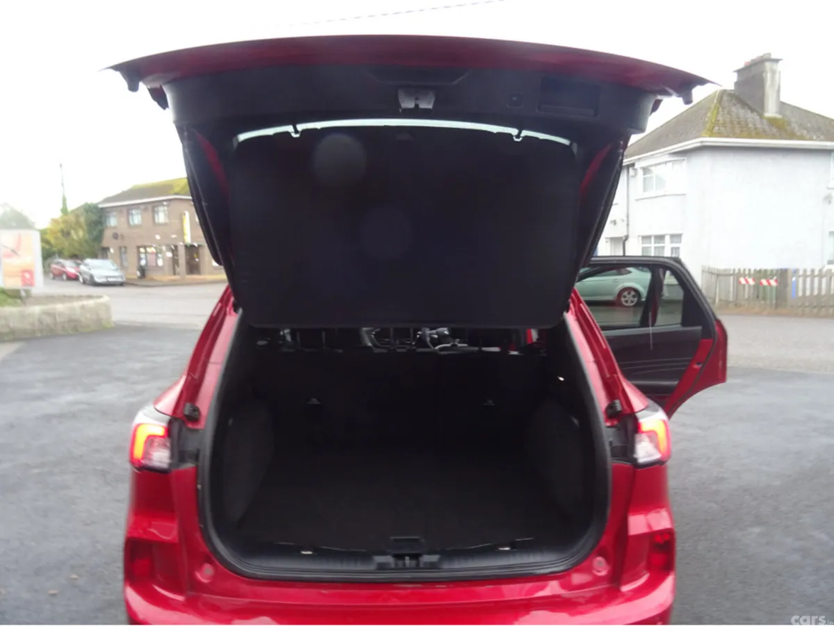Ford Kuga MPV, Petrol Plug-in Hybrid, 2023, Red