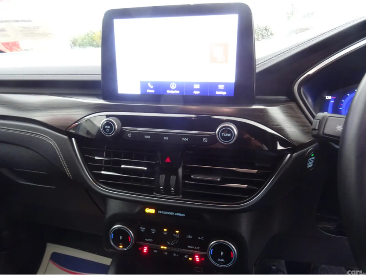 Ford Kuga MPV, Petrol Plug-in Hybrid, 2023, Red
