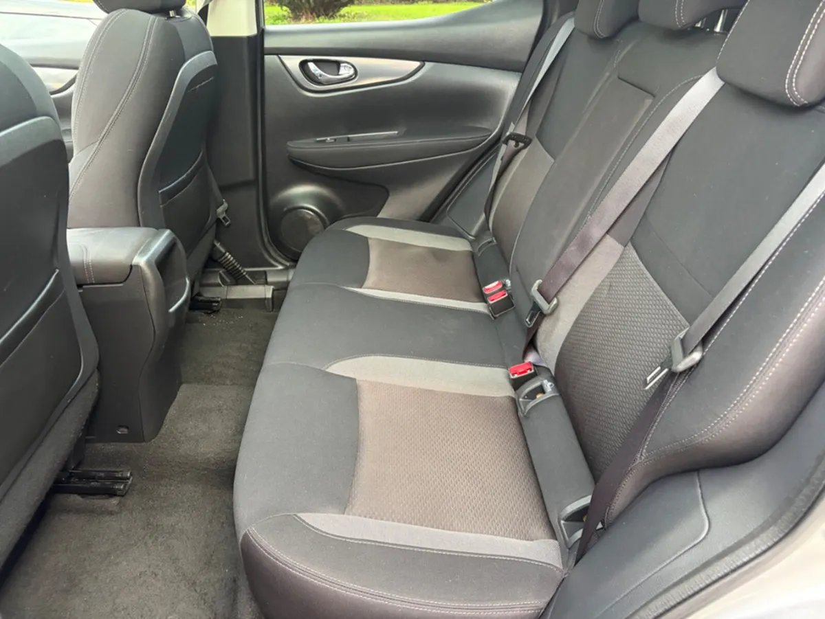 Nissan Qashqai MPV, Diesel, 2018, Silver