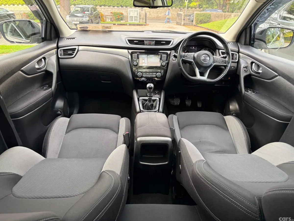 Nissan Qashqai MPV, Diesel, 2018, Silver
