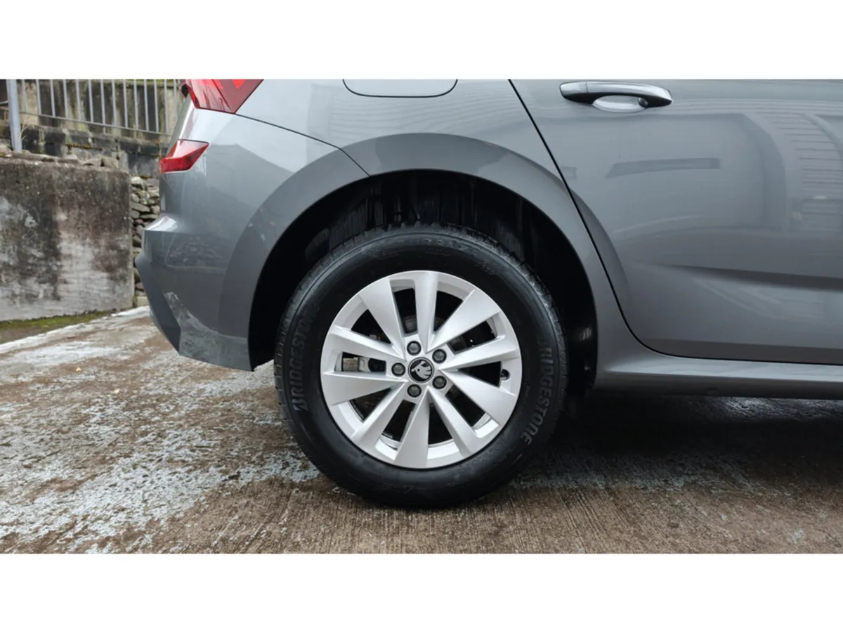Skoda Kamiq Hatchback, Petrol, 2026, Grey
