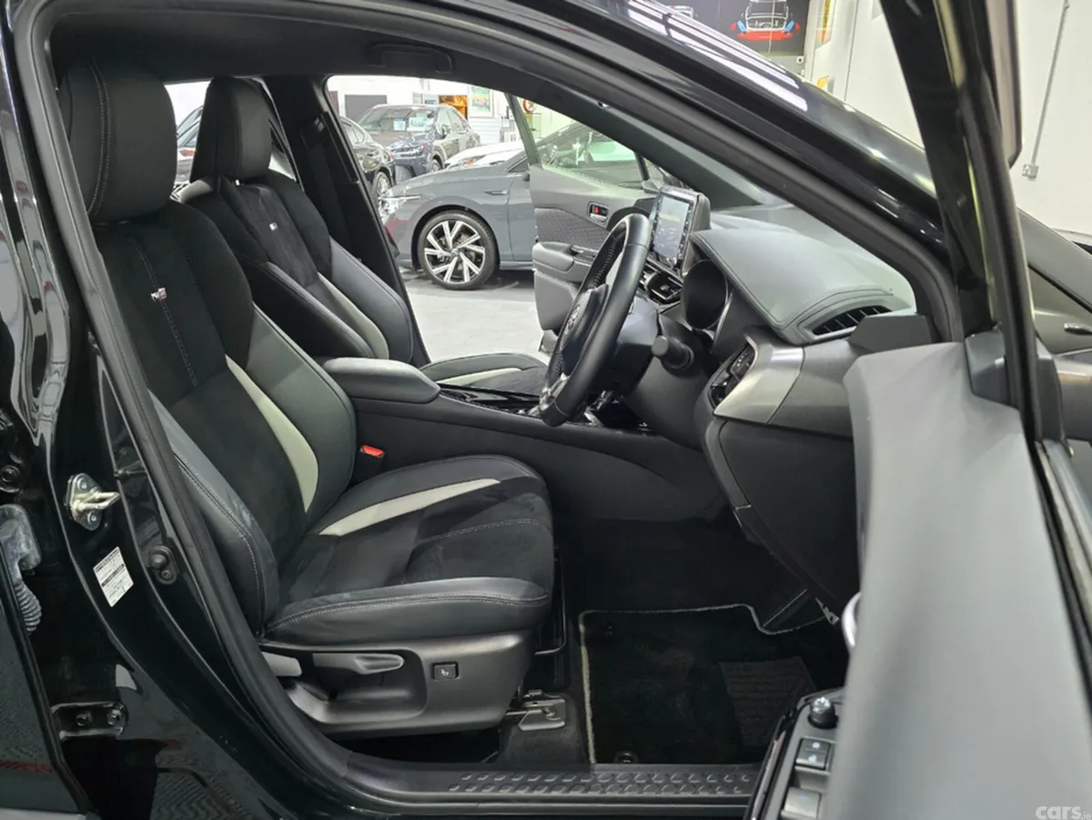 Toyota C-HR SUV, Petrol Hybrid, 2021, Black