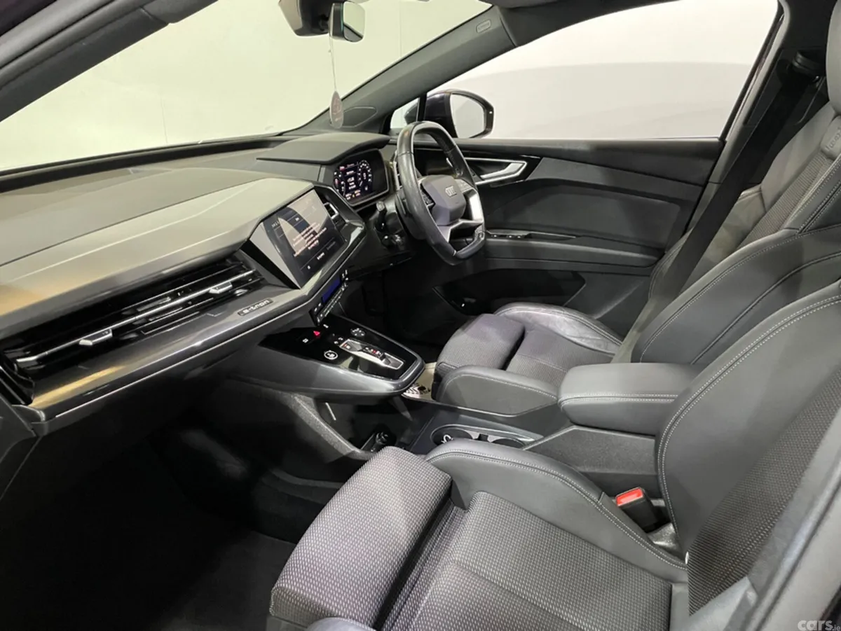 Audi Q4 e-tron Hatchback, Electric, 2023, Purple