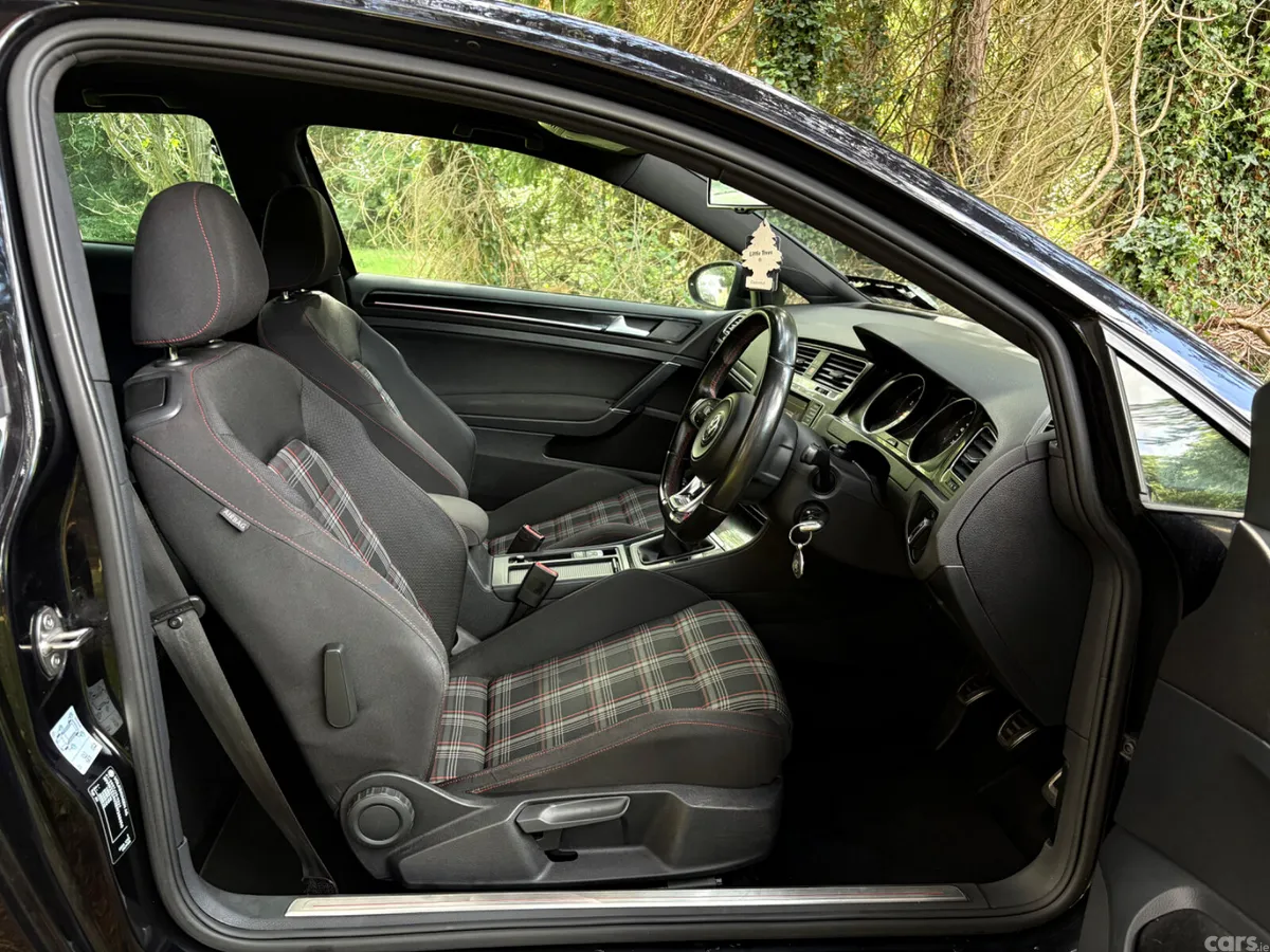 Volkswagen Golf Hatchback, Petrol, 2014, Black