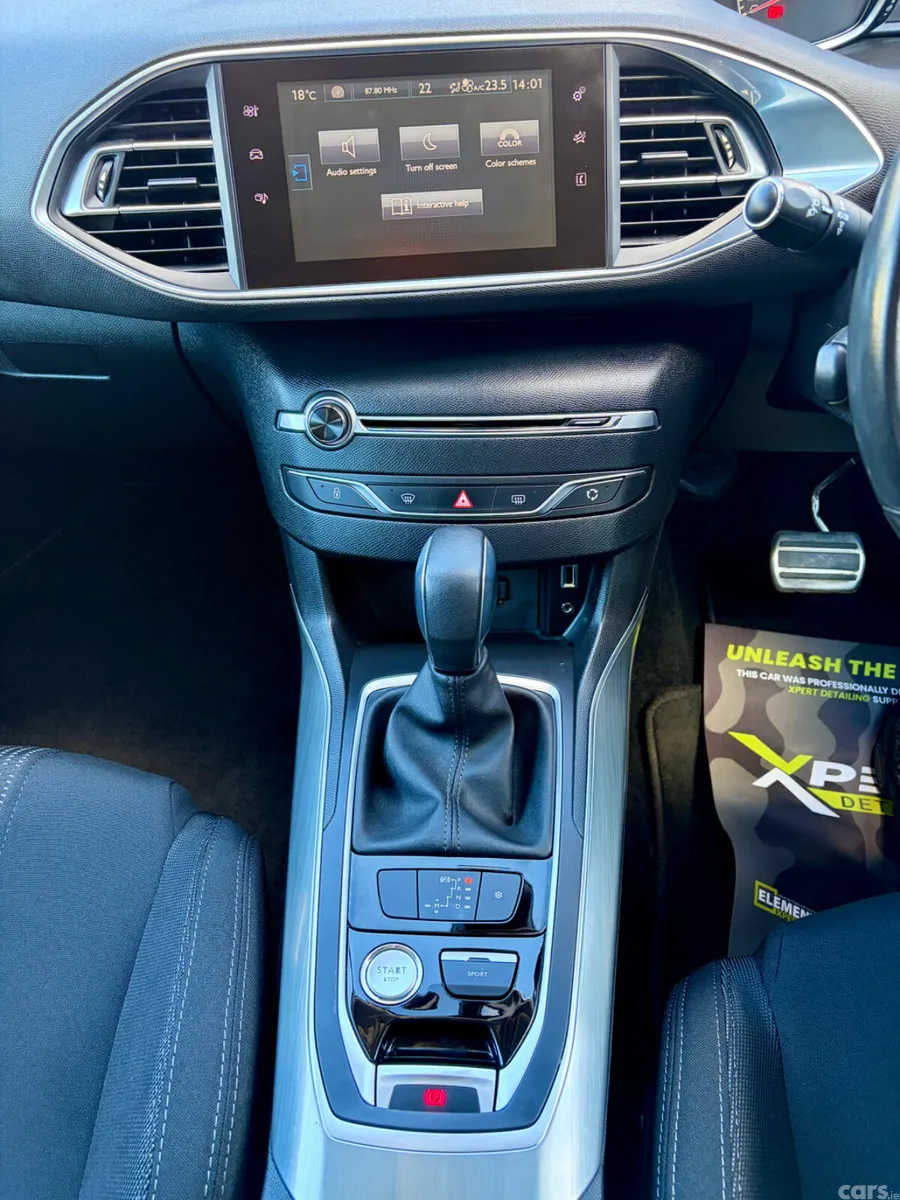 Peugeot 308 Hatchback, Petrol, 2017, White