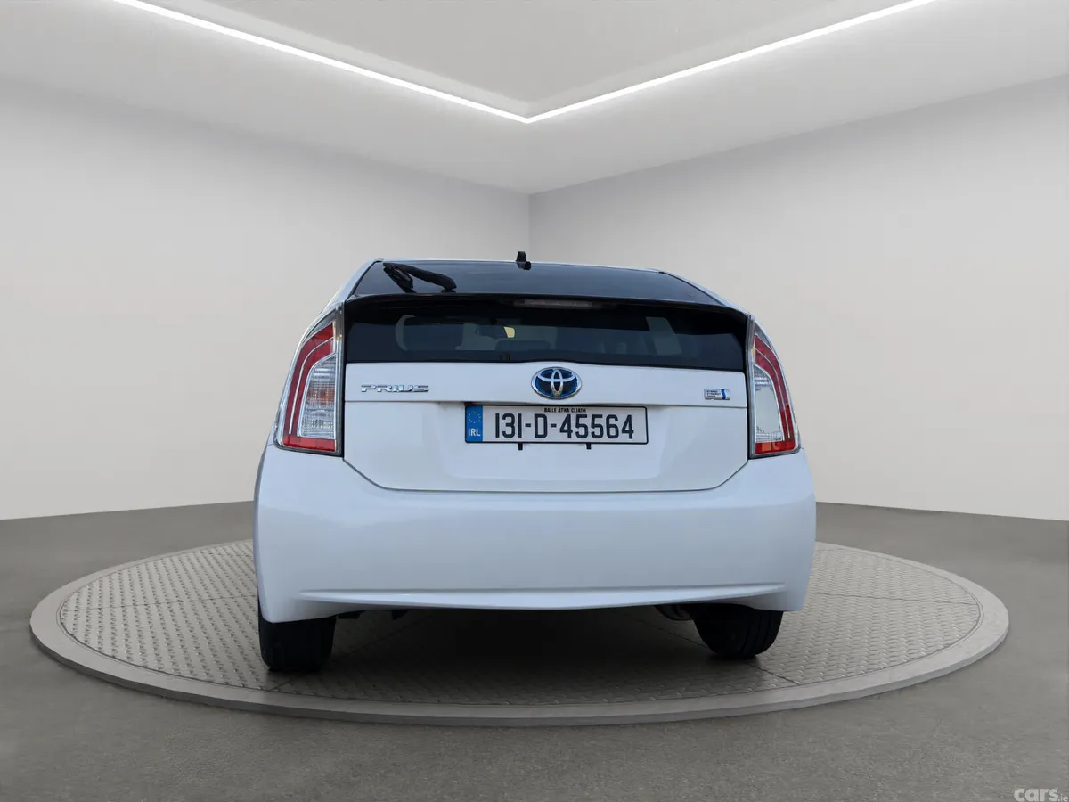 Toyota Prius Hatchback, Petrol Hybrid, 2013, White