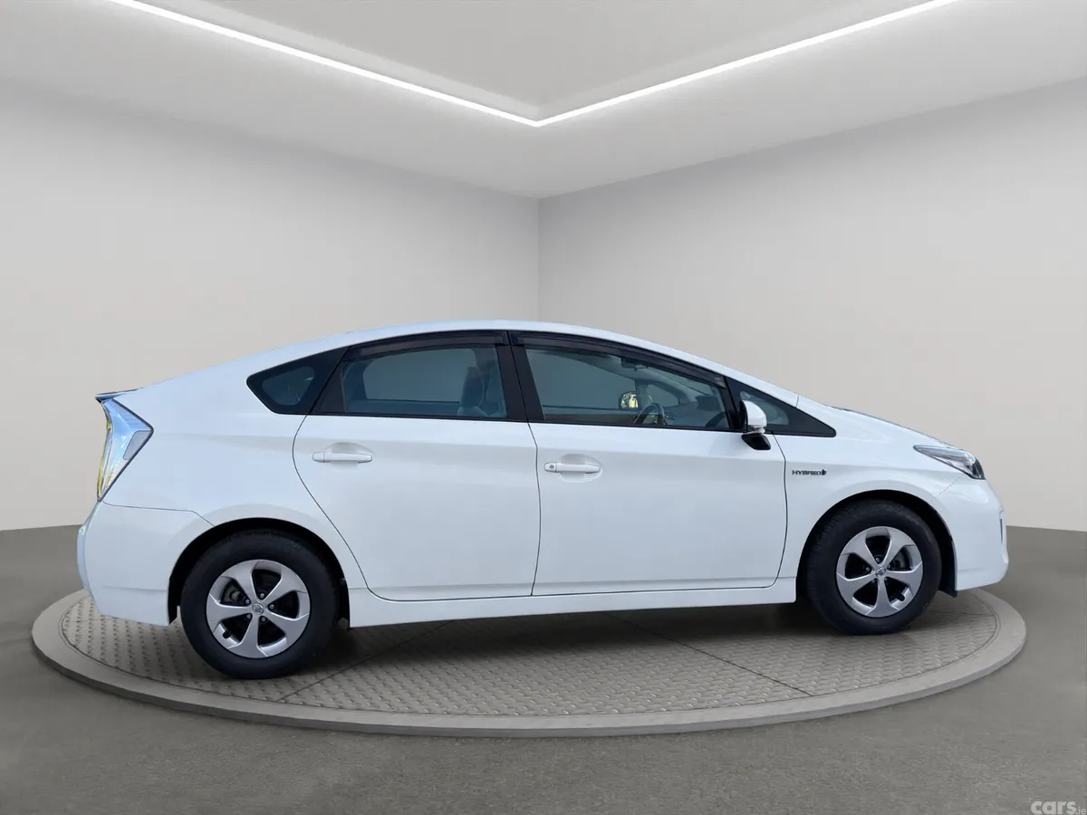 Toyota Prius Hatchback, Petrol Hybrid, 2013, White
