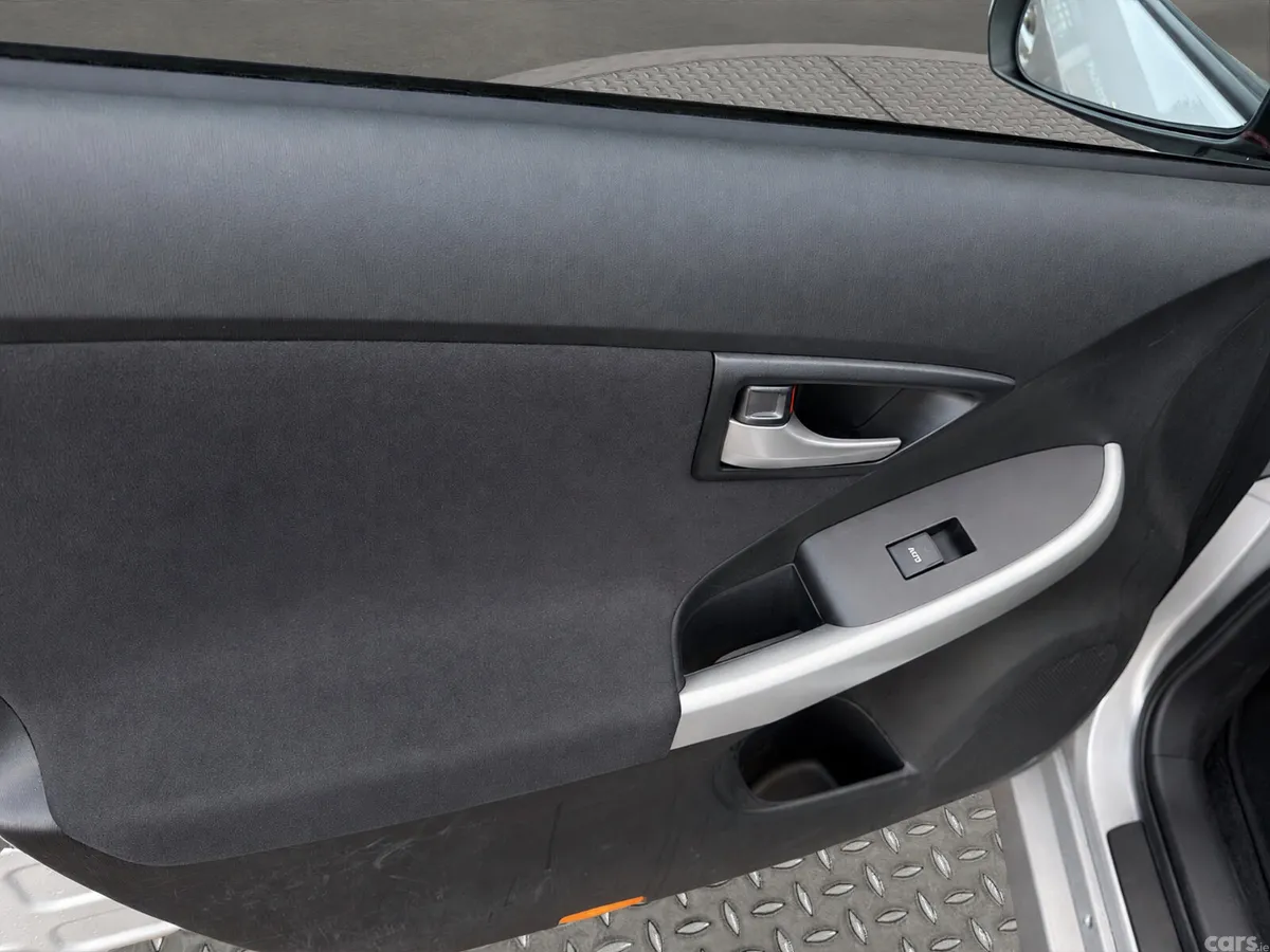 Toyota Prius Hatchback, Petrol Hybrid, 2012, Silver