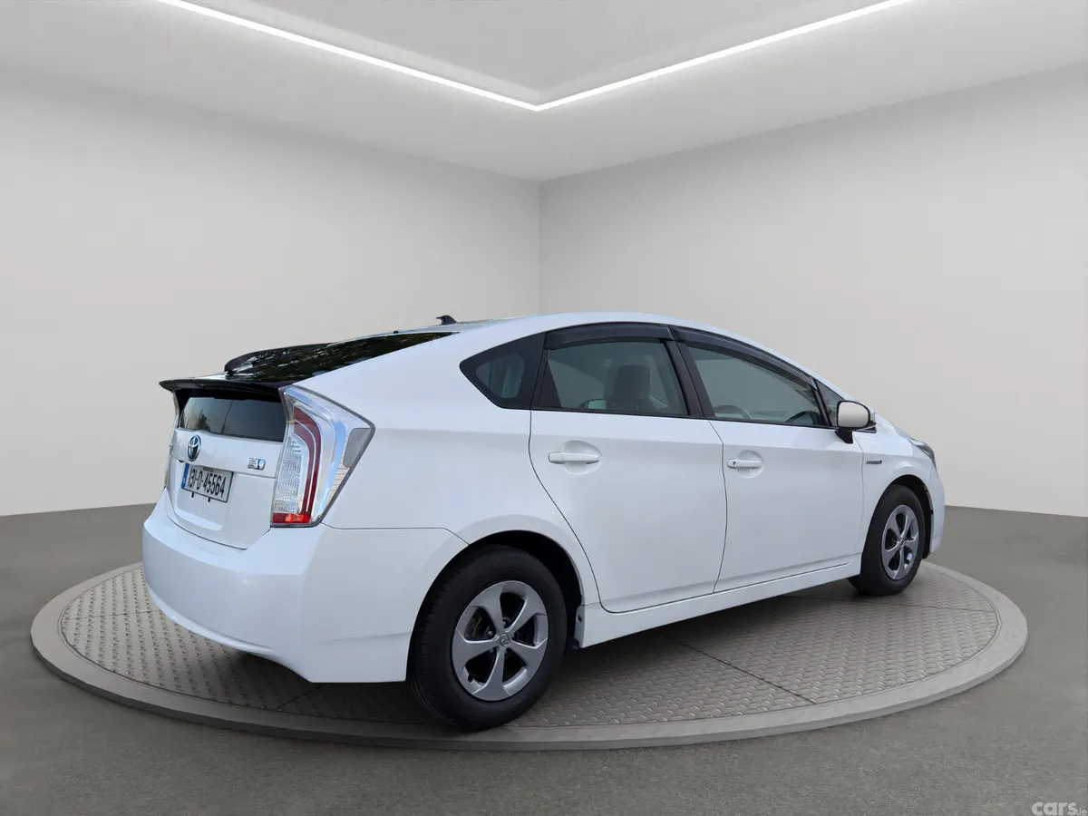 Toyota Prius Hatchback, Petrol Hybrid, 2013, White