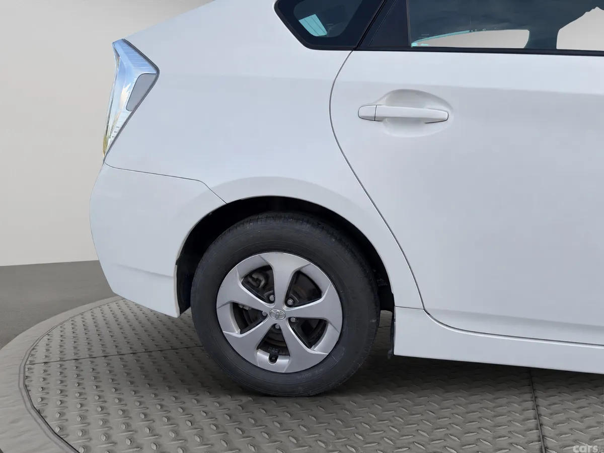 Toyota Prius Hatchback, Petrol Hybrid, 2013, White