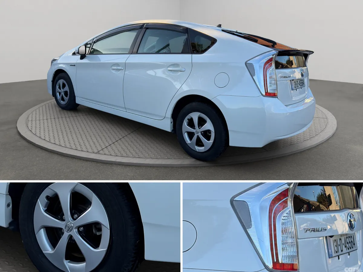 Toyota Prius Hatchback, Petrol Hybrid, 2013, White