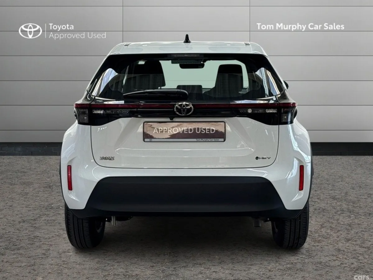 Toyota Yaris Cross Hatchback, Petrol Hybrid, 2026, White