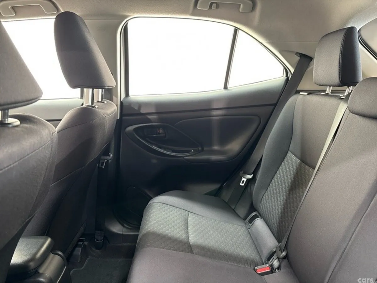 Toyota Yaris Cross Hatchback, Petrol Hybrid, 2026, White