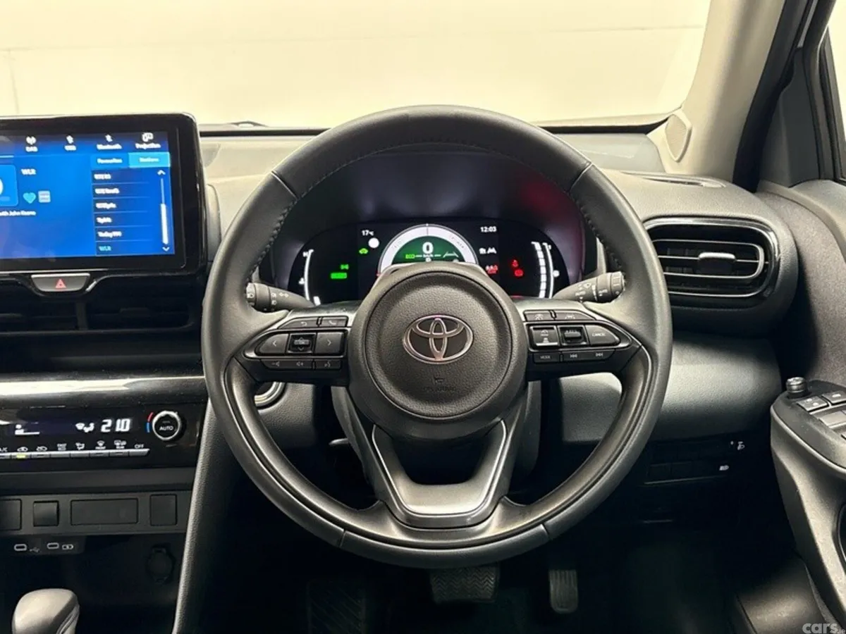 Toyota Yaris Cross Hatchback, Petrol Hybrid, 2026, White