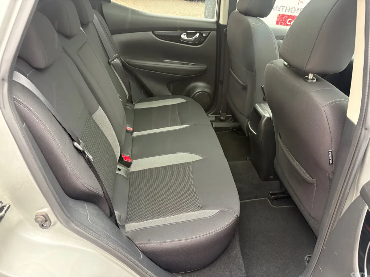 Nissan Qashqai MPV, Petrol, 2019, Grey