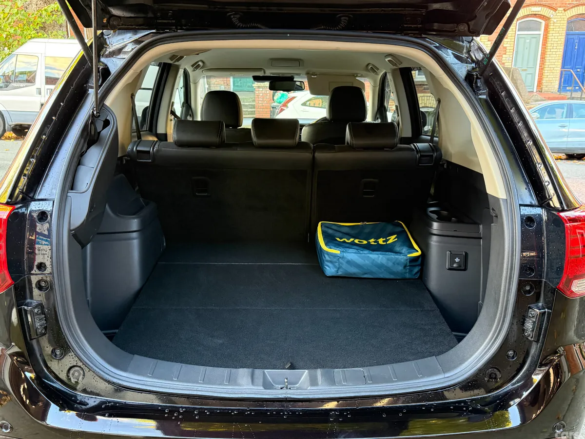 Mitsubishi Outlander SUV, Petrol Plug-in Hybrid, 2018, Black