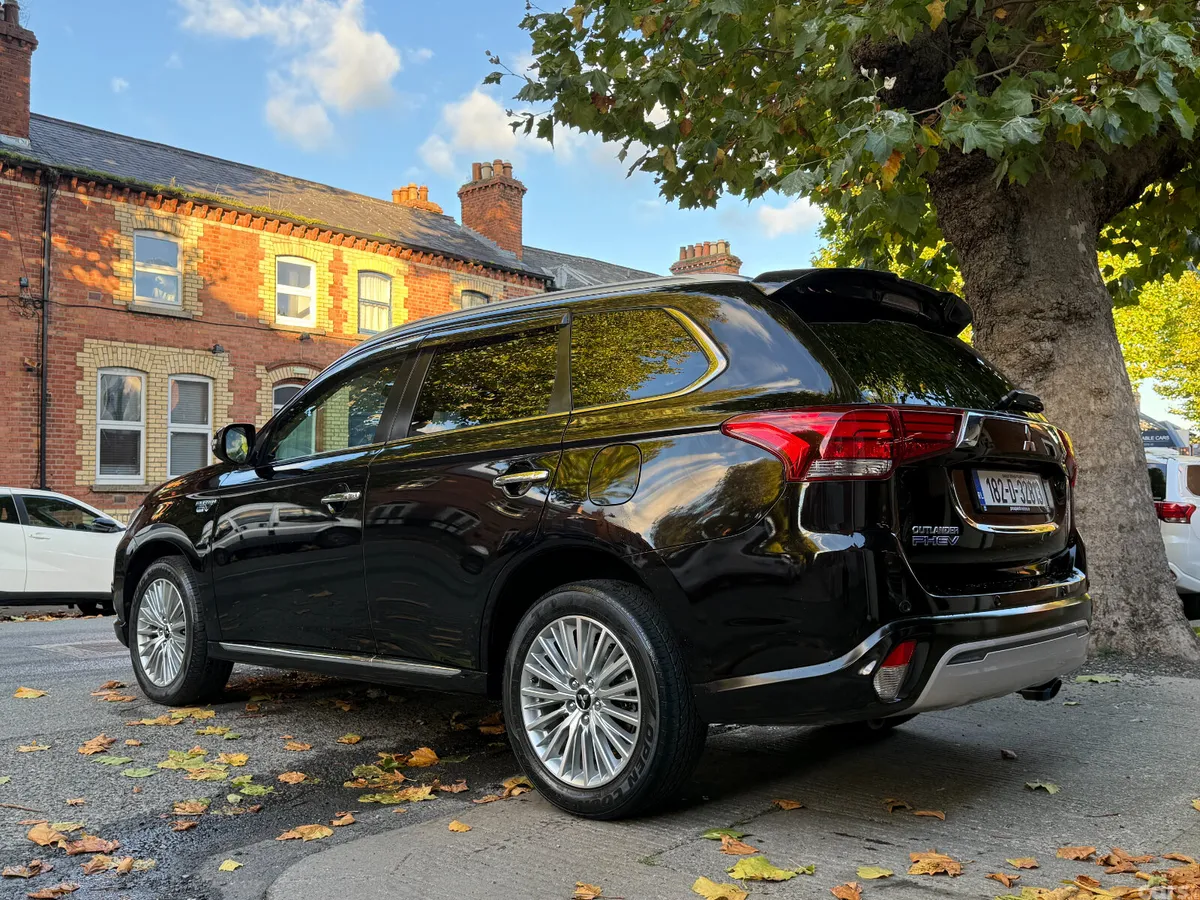 Mitsubishi Outlander SUV, Petrol Plug-in Hybrid, 2018, Black