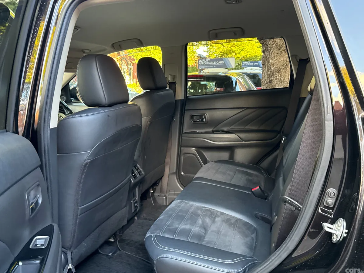 Mitsubishi Outlander SUV, Petrol Plug-in Hybrid, 2018, Black