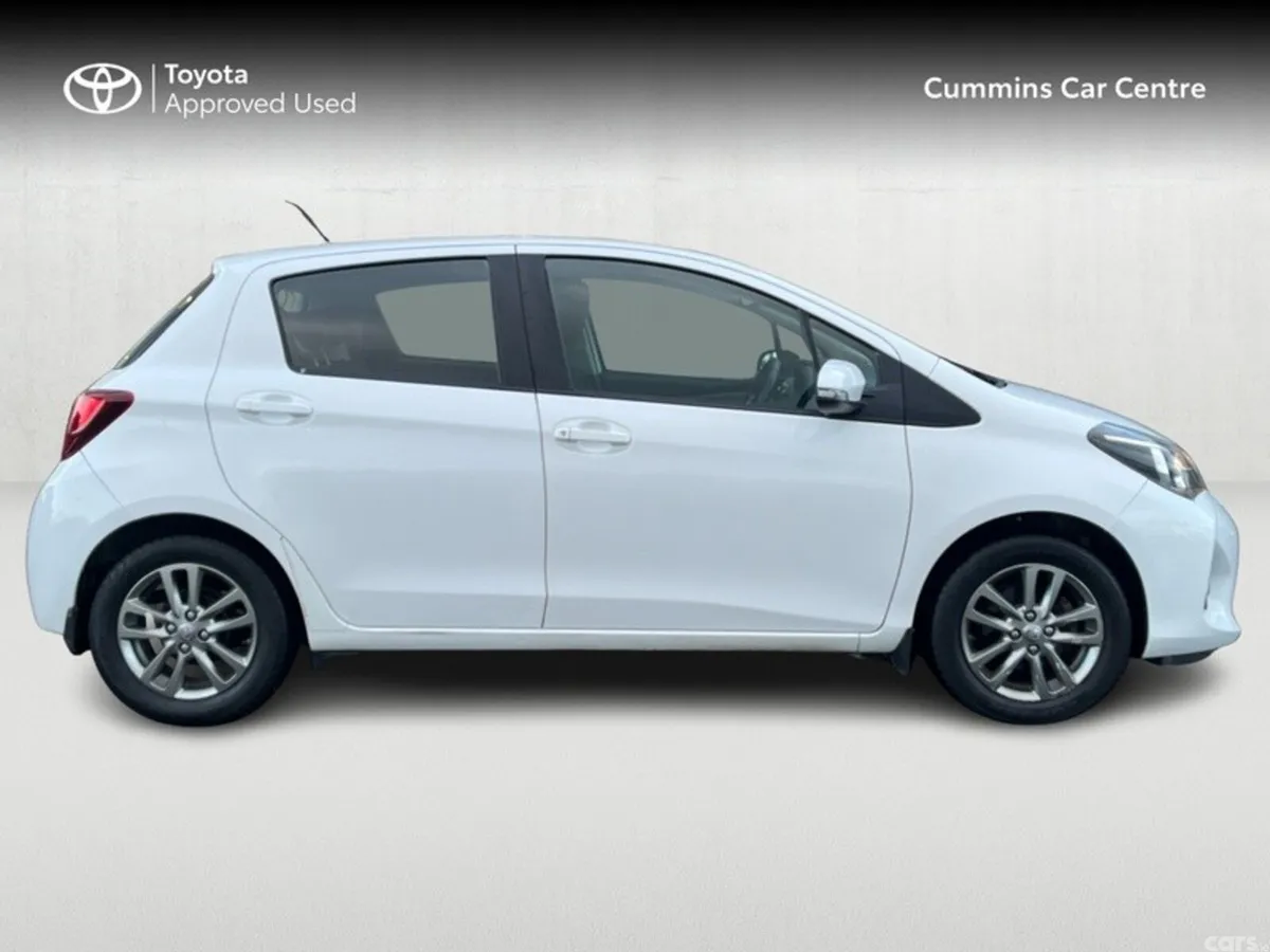 Toyota Yaris Hatchback, Petrol, 2017, White