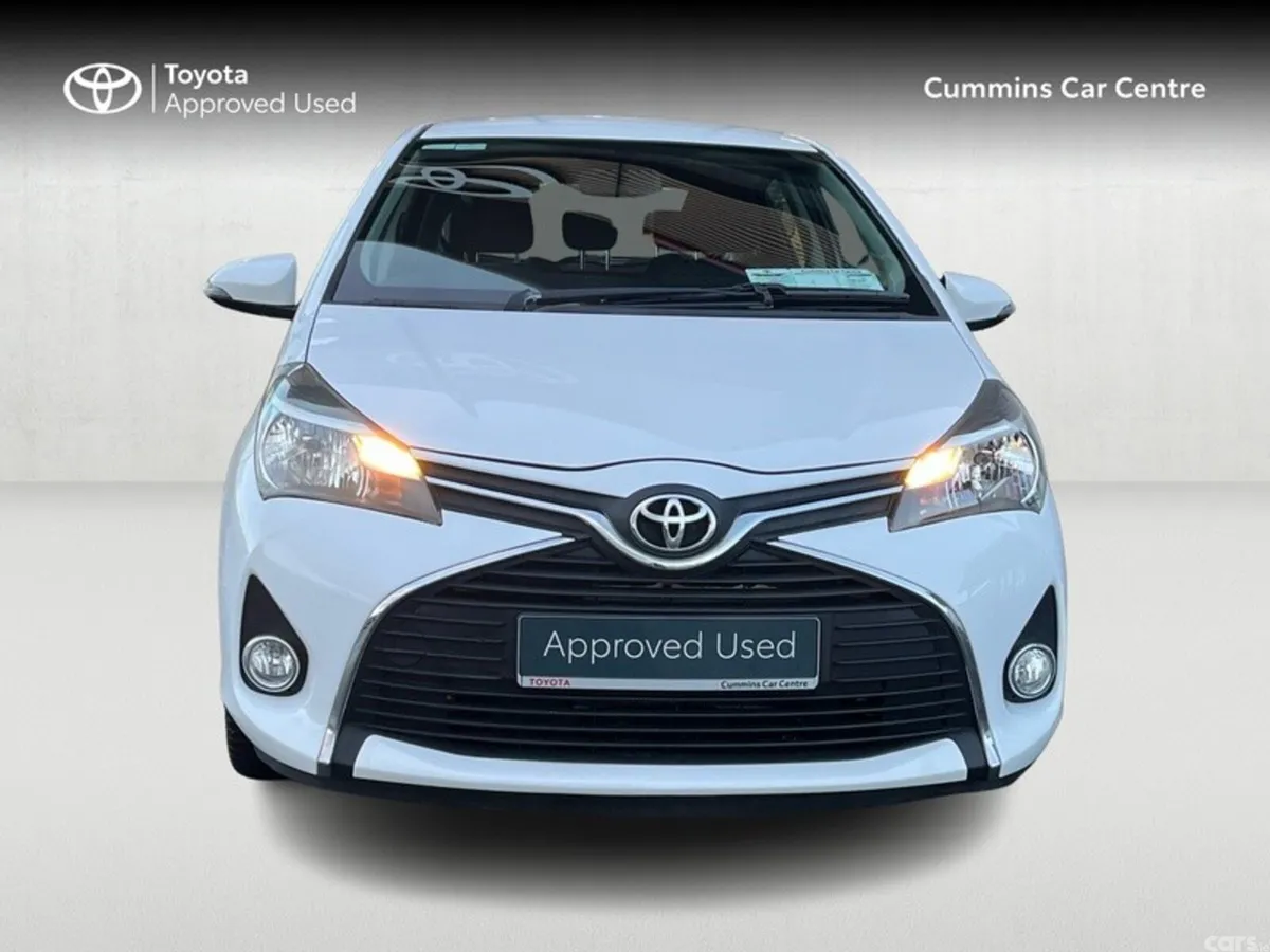 Toyota Yaris Hatchback, Petrol, 2017, White