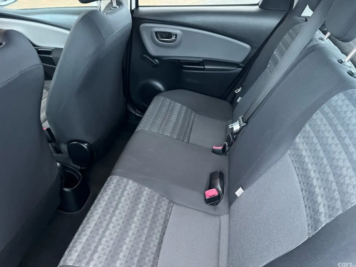 Toyota Yaris Hatchback, Petrol, 2017, White