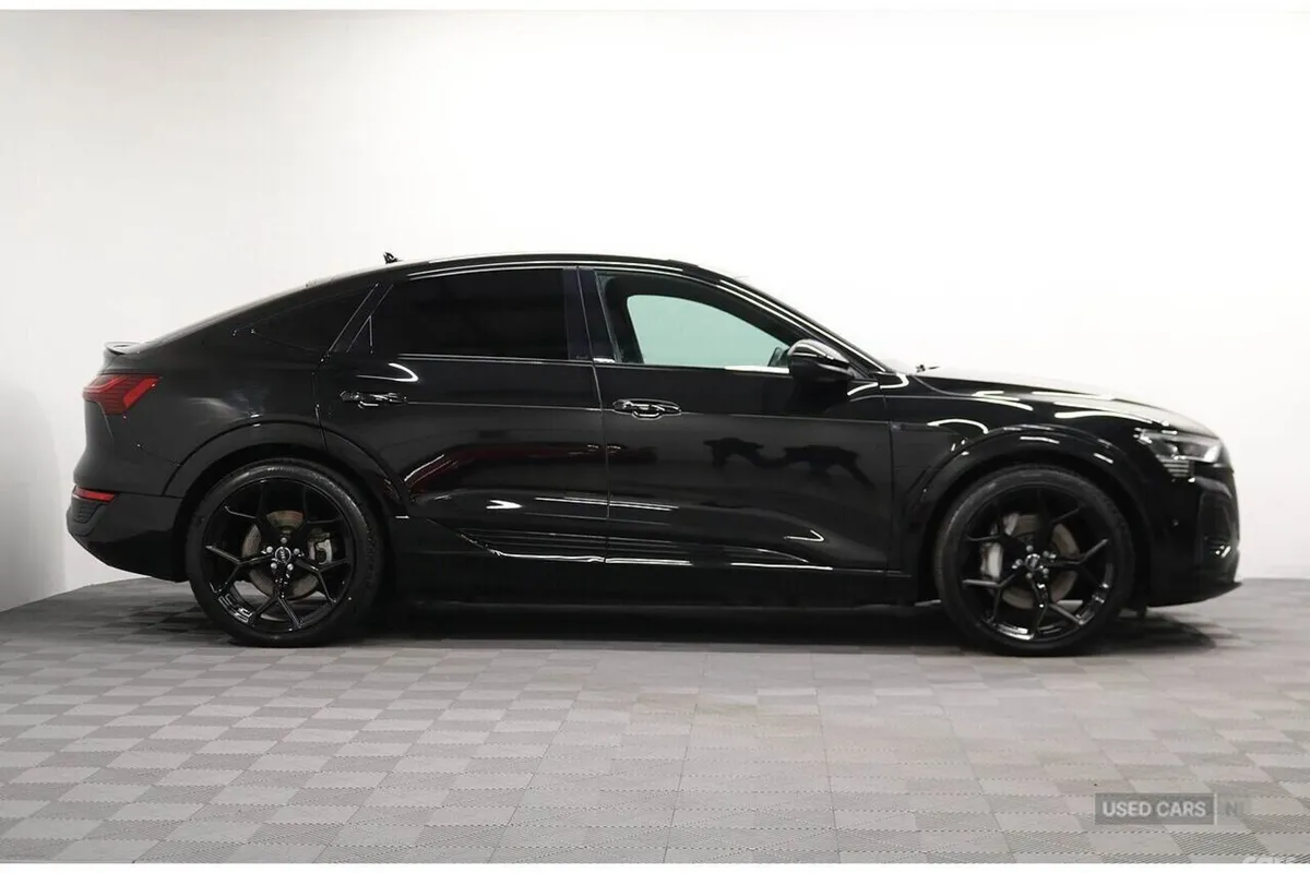 Audi Q8 SUV, Electric, 2023, Black