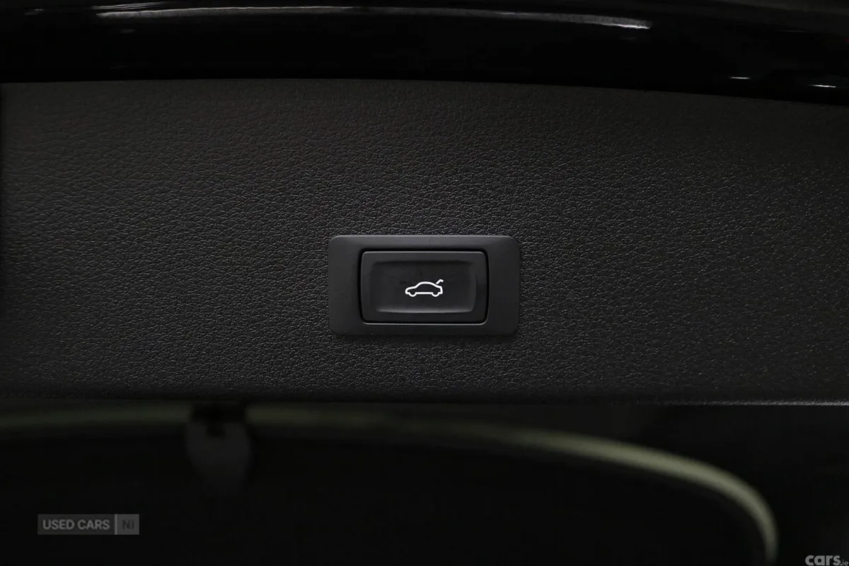 Audi Q8 SUV, Electric, 2023, Black