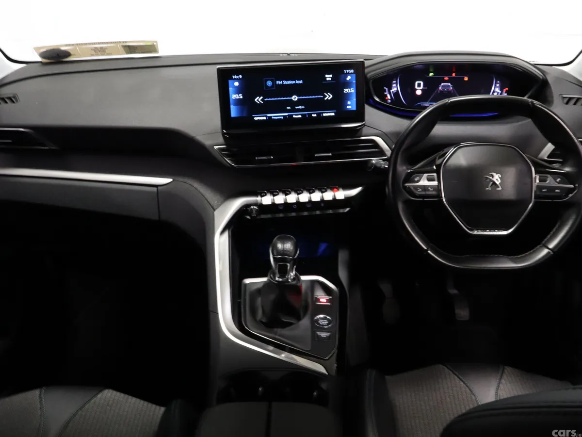 Peugeot 5008 MPV, Diesel, 2022, Grey