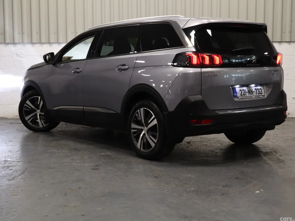Peugeot 5008 MPV, Diesel, 2022, Grey