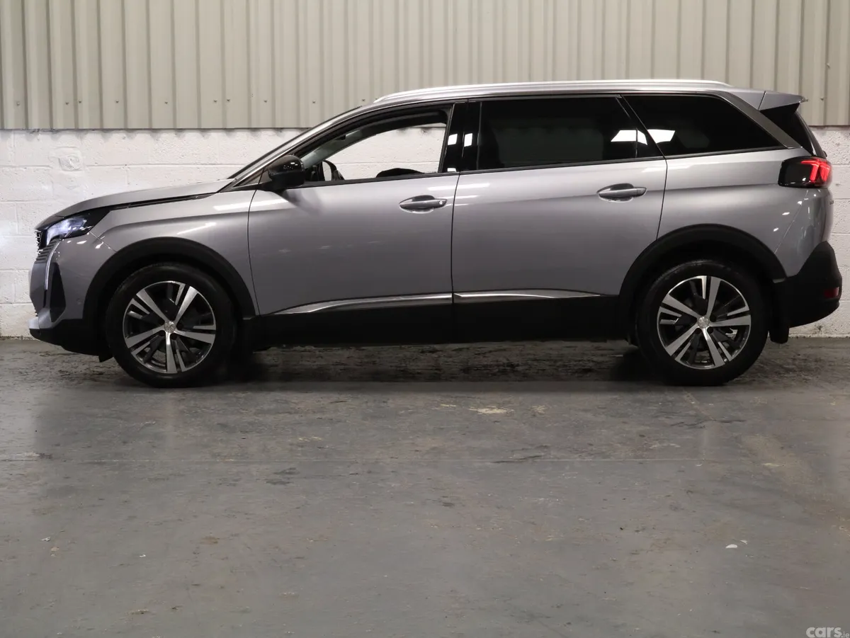 Peugeot 5008 MPV, Diesel, 2022, Grey