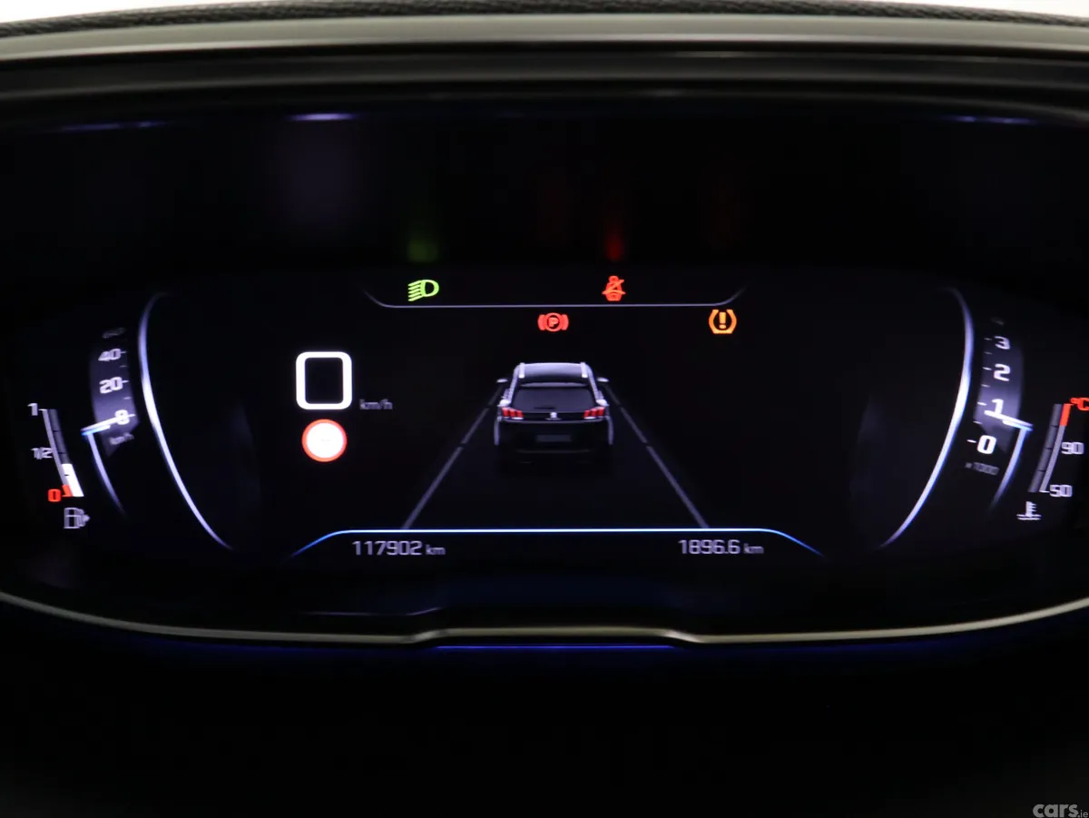 Peugeot 5008 MPV, Diesel, 2022, Grey