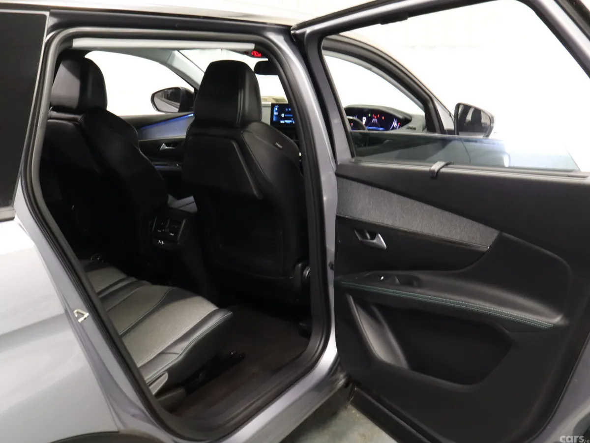 Peugeot 5008 MPV, Diesel, 2022, Grey