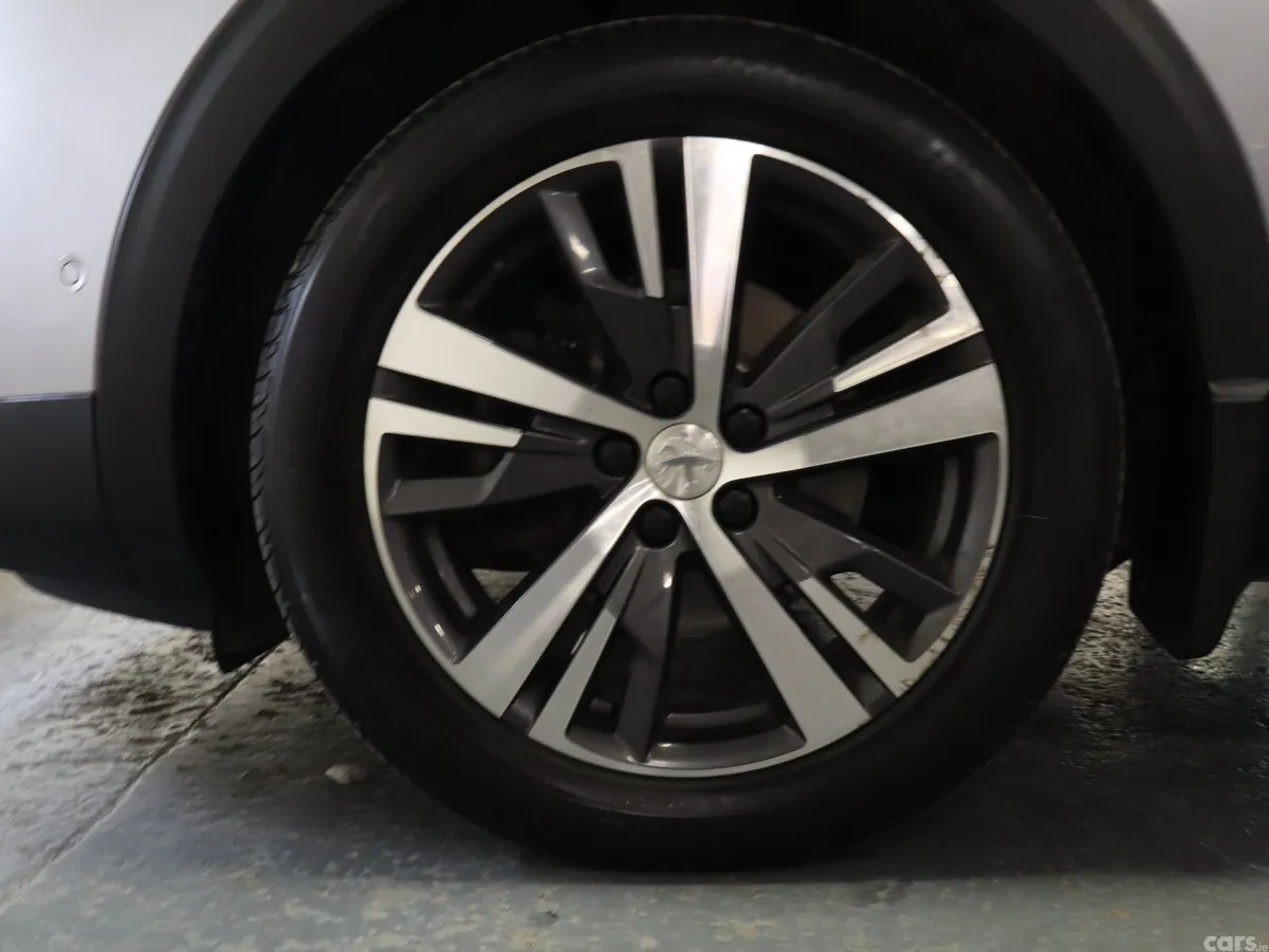 Peugeot 5008 MPV, Diesel, 2022, Grey