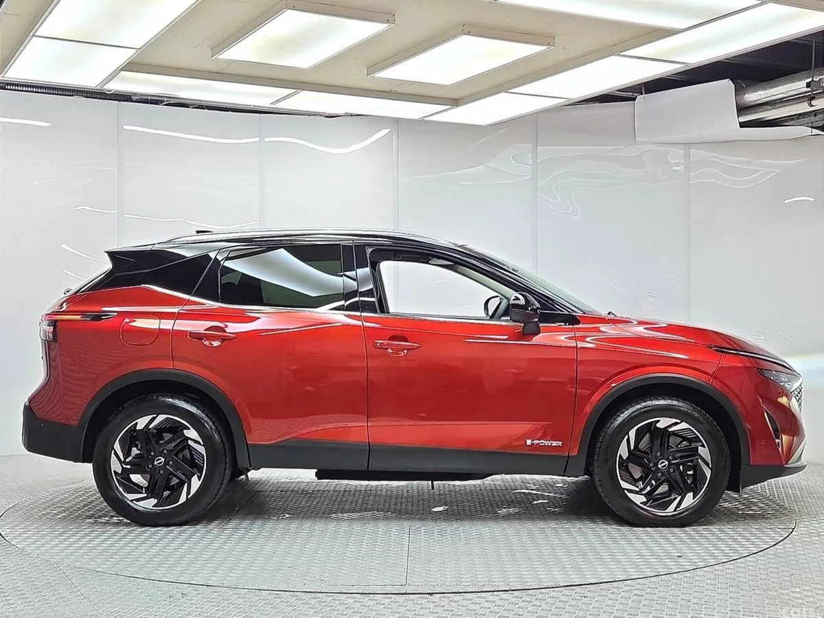 Nissan Qashqai MPV, Petrol Hybrid, 2026, Red