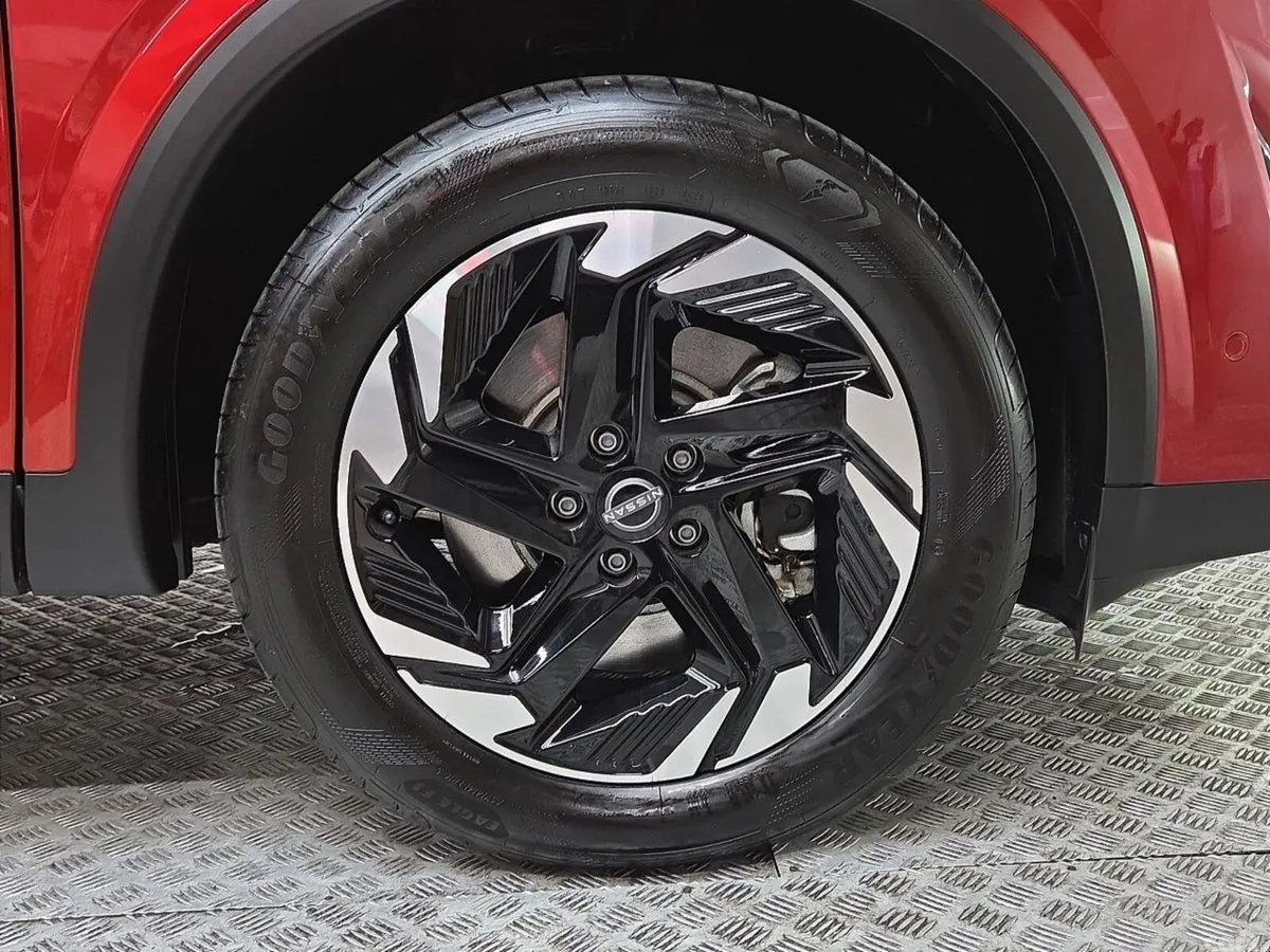 Nissan Qashqai MPV, Petrol Hybrid, 2026, Red