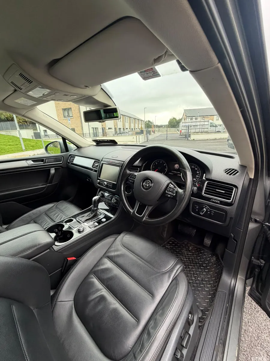 Volkswagen Touareg SUV, Diesel, 2016, Grey
