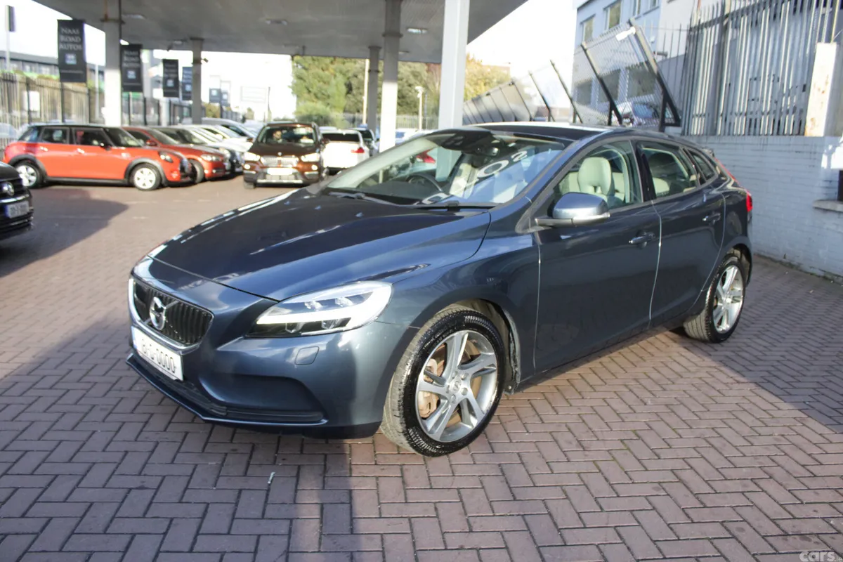 Volvo V40 Hatchback, Petrol, 2018, Grey