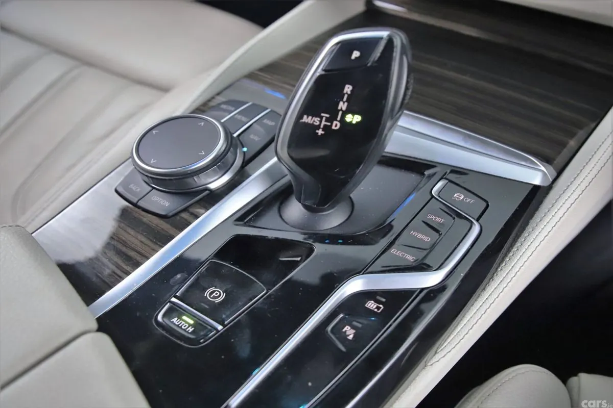 BMW 5-Series Saloon, Petrol Plug-in Hybrid, 2023, Black