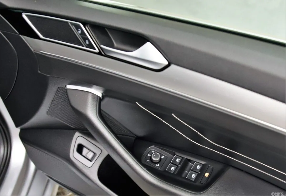 Volkswagen Passat Estate, Diesel, 2020, Grey